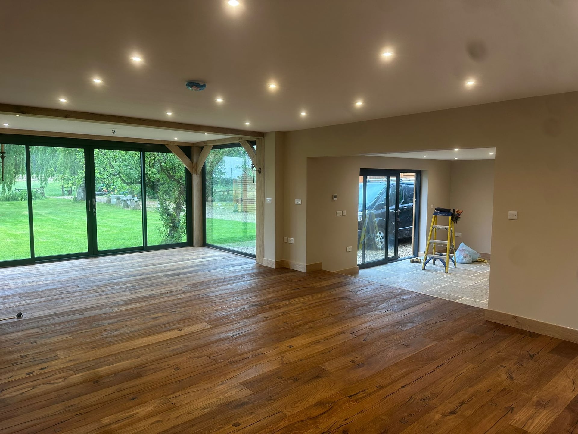 Oxford's Reliable EV Charger Installers & Domestic Electricians